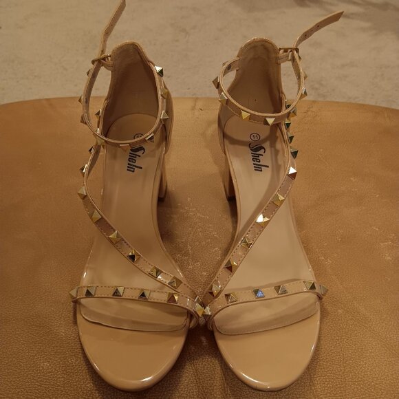 **STUDDED STRAPPY LOW HEEL SIZE 11** - Picture 8 of 10